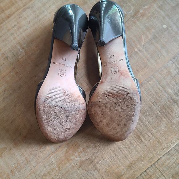 Ann Taylor Julia T-Strap Sandal Sable Heel in Metallic Size 7 Pumps - Picture 8 of 8